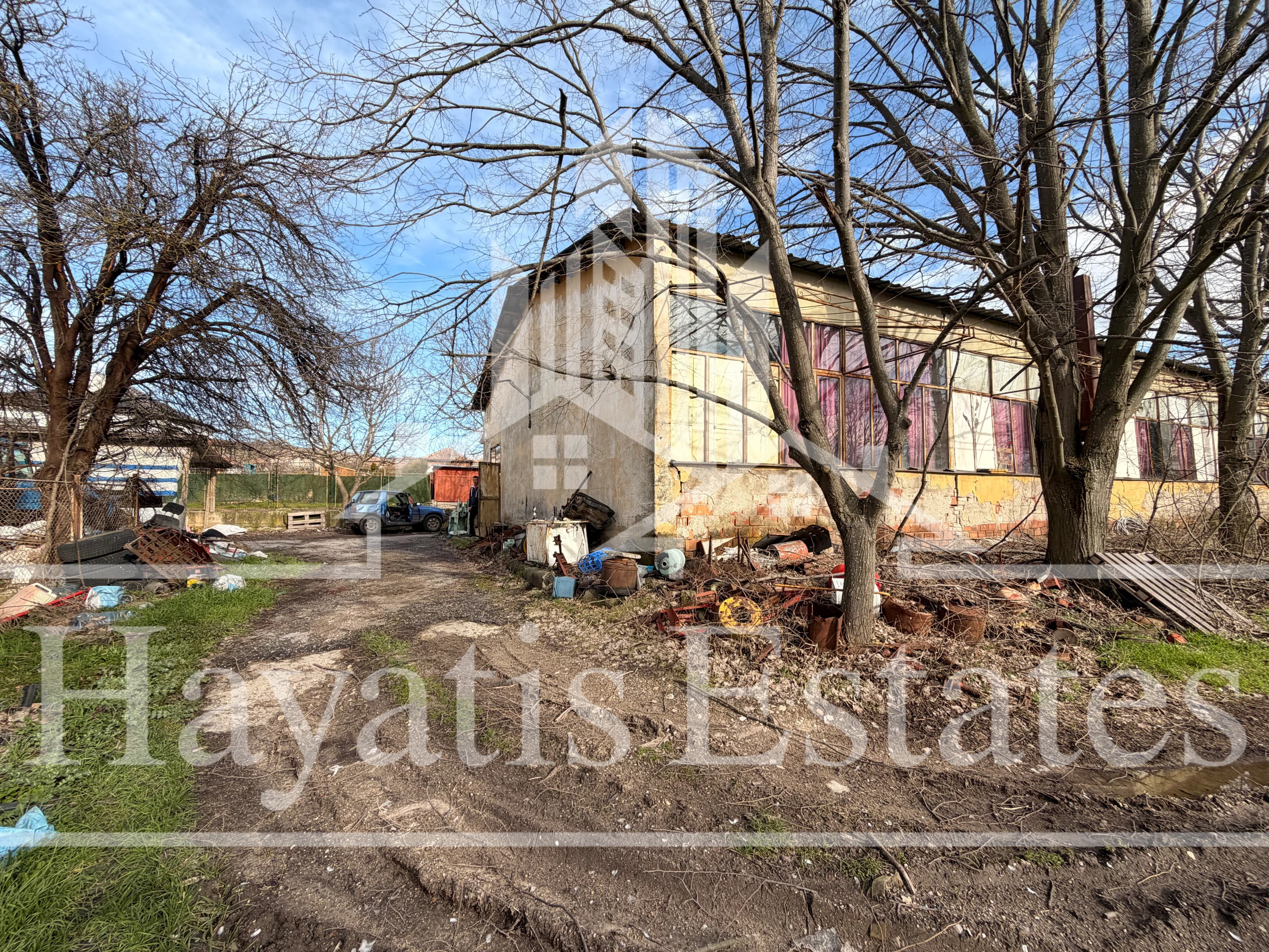 Търговско\ производствен обект под наем в с. Момково