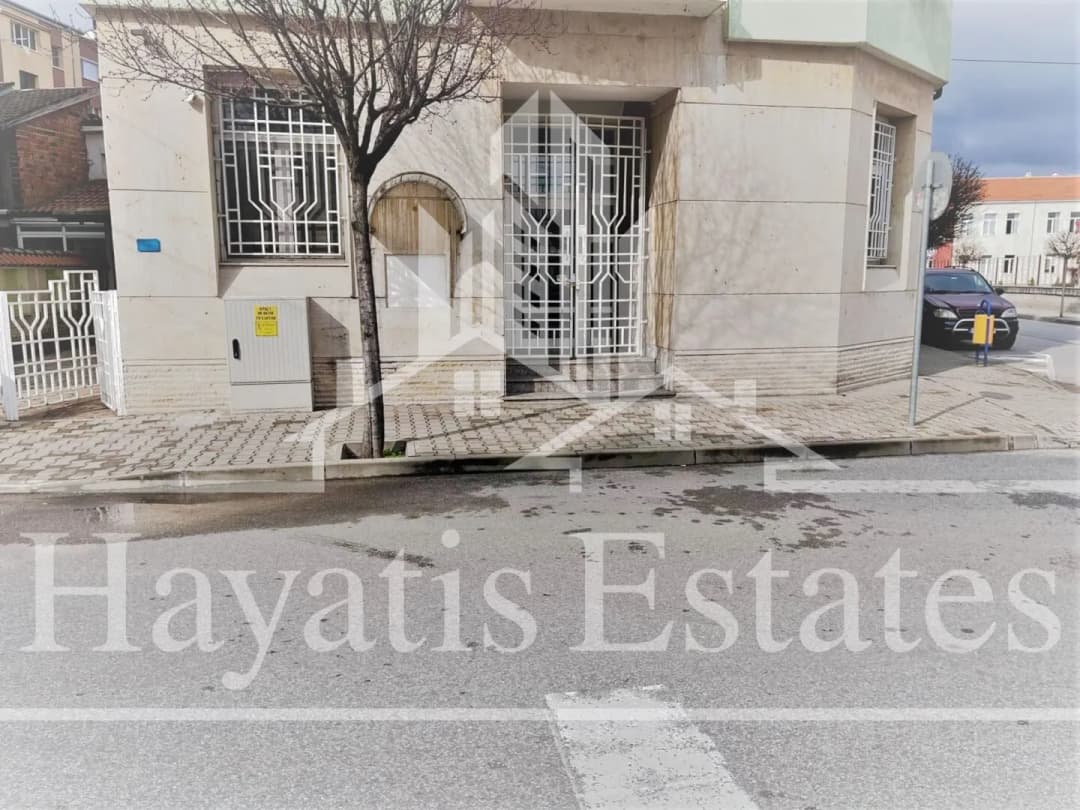 Търговско помещение под наем в идеален център