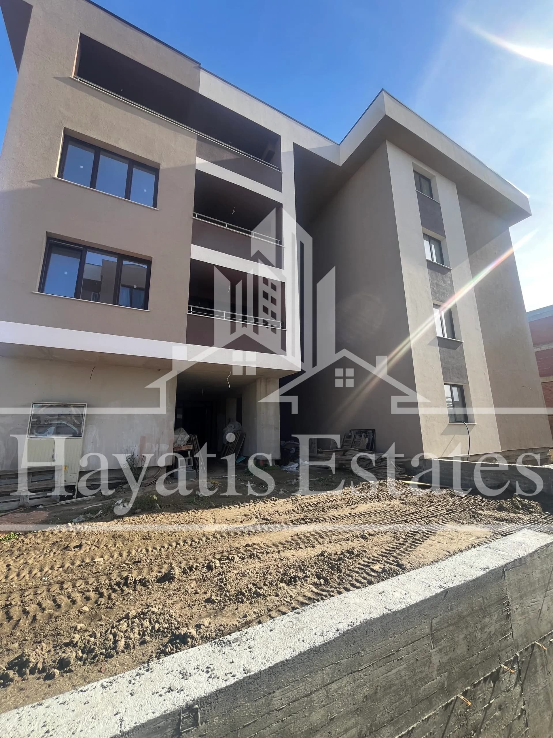 Тристаен апартамент за продажба в " Изгрев парк"