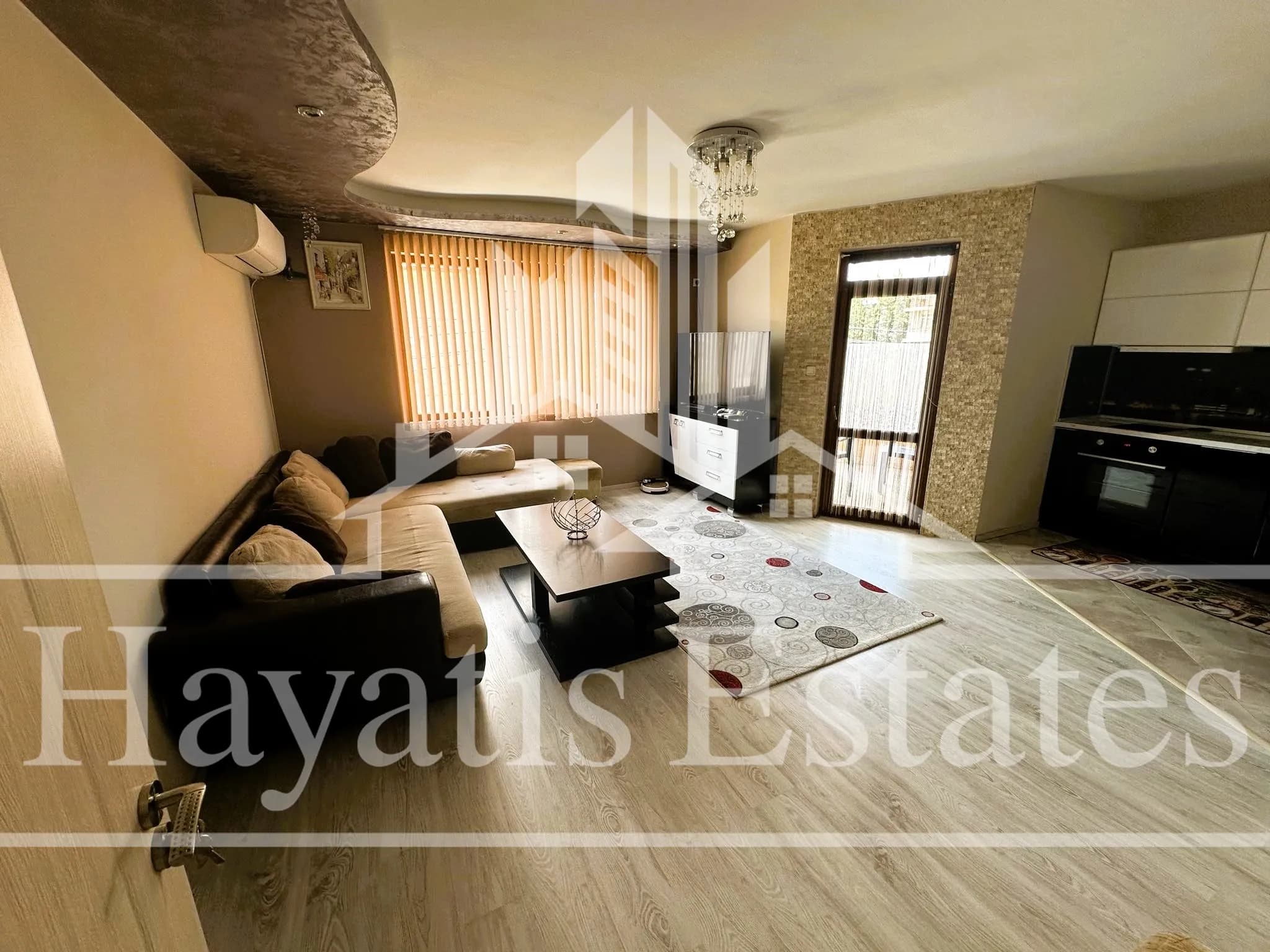 Тристаен апартамент под наем в широк център