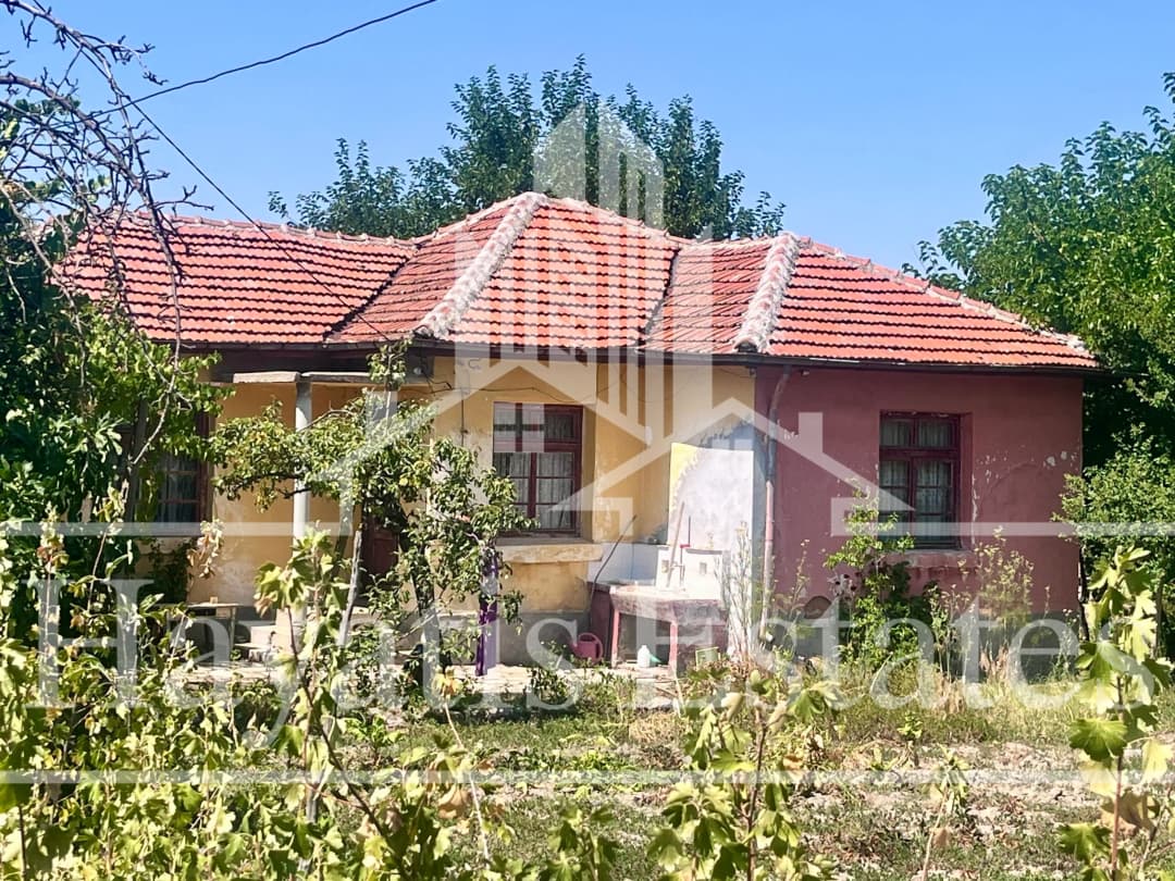 Продава се едноетажна къща в с. Мезек