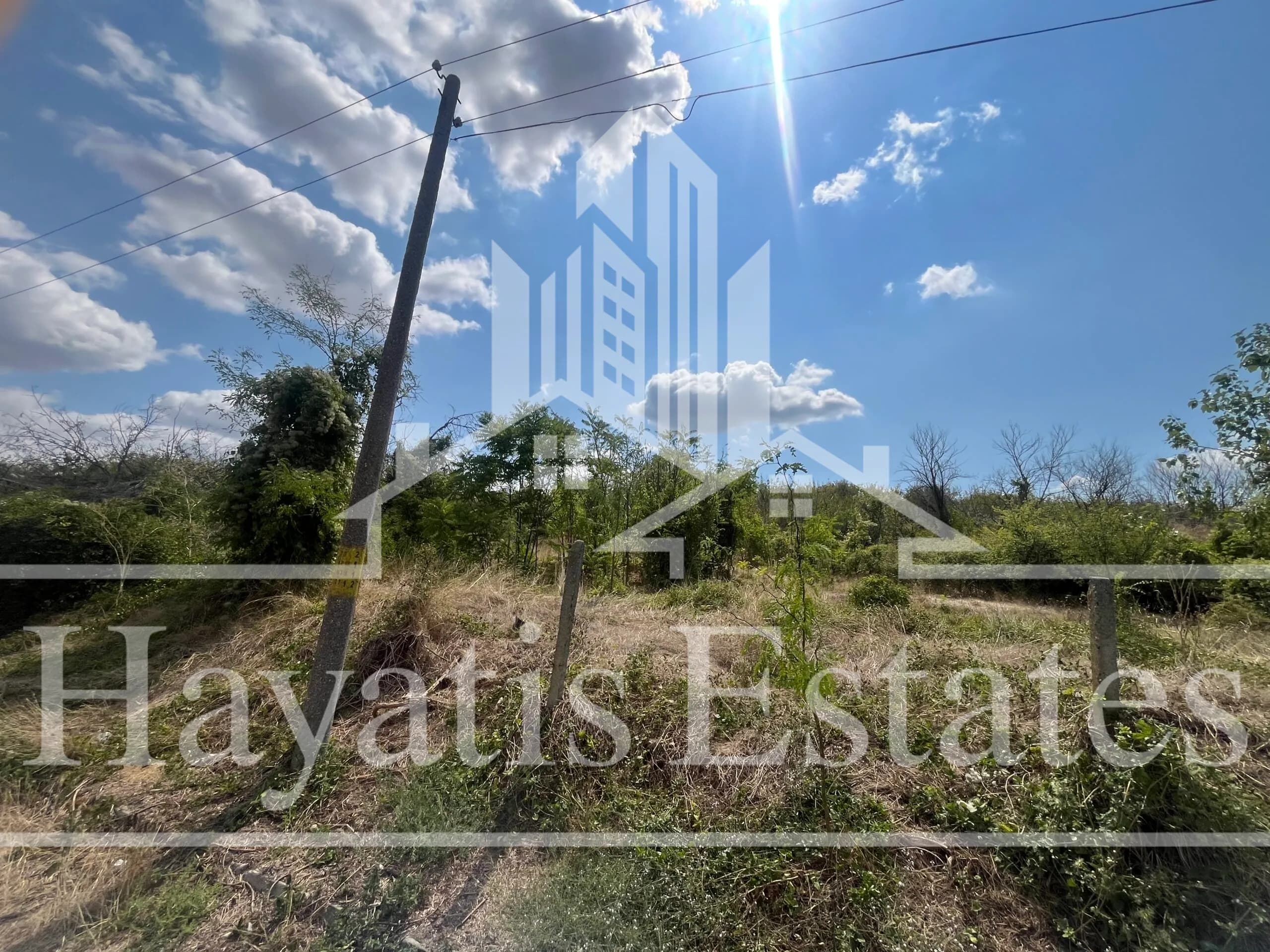 Поземлен имот за продажба в с. Момково