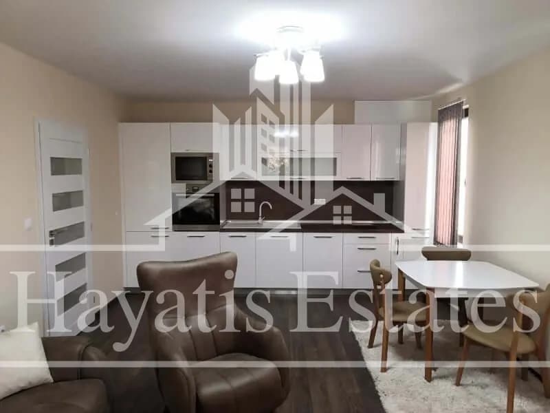 Тристаен апартамент под наем