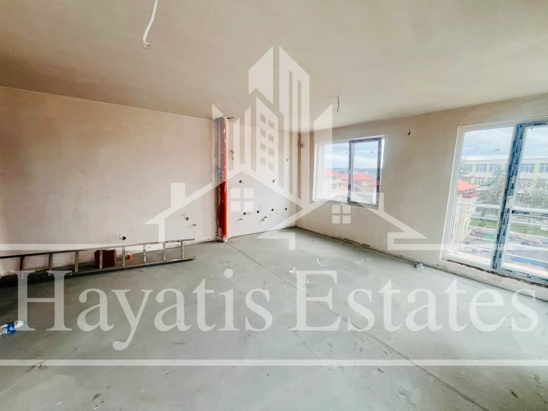 Тристаен апартамент за продажба в нова кооперация