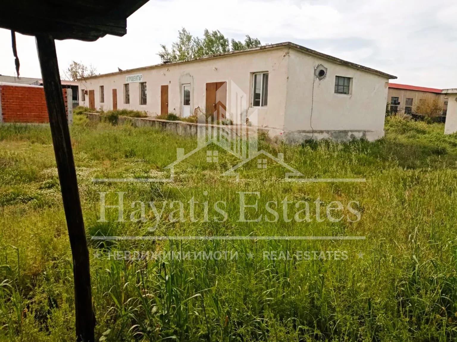 Складова база с отлична логистична локация за продажба в град Любимец